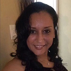 Meet your Posher, Laurie